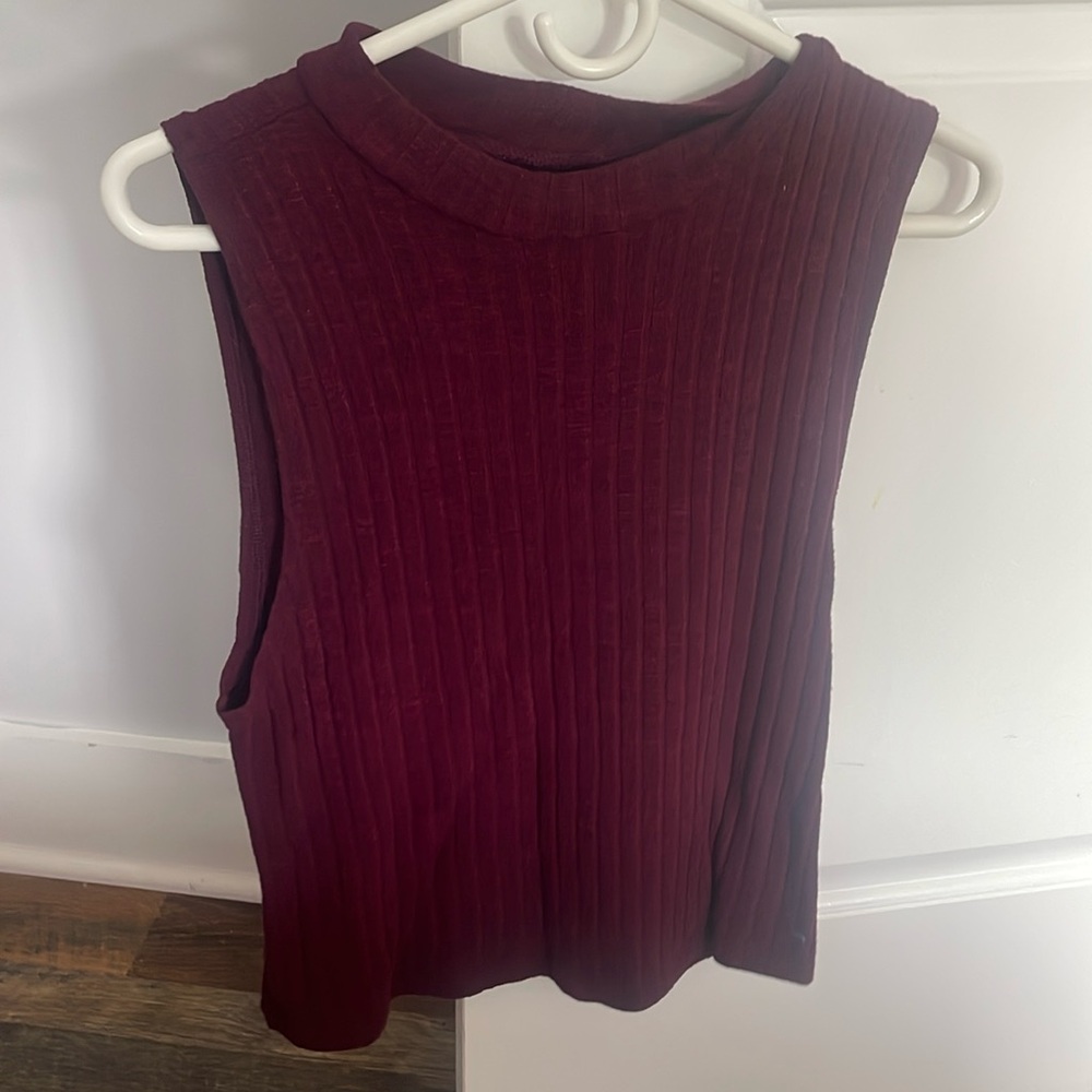 AMERICAN EAGLE SOFT MAROON TANK TOP